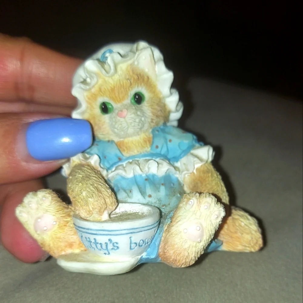 Enesco Finicky An unexpected treat kitten figurine